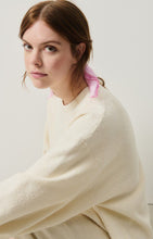 Load image into Gallery viewer, Bobypark Sweatshirt
