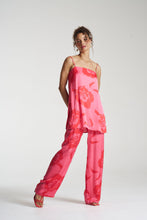 Load image into Gallery viewer, Tunic Top - A Rose By Another Name
