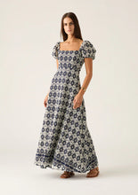 Load image into Gallery viewer, Pedra Embroidery Maxi Dress
