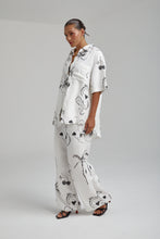 Load image into Gallery viewer, Linen Pants - Black Dragon of Hearts
