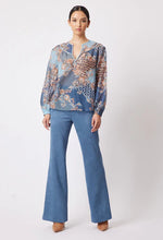 Load image into Gallery viewer, Serena Cotton/Silk Blouse
